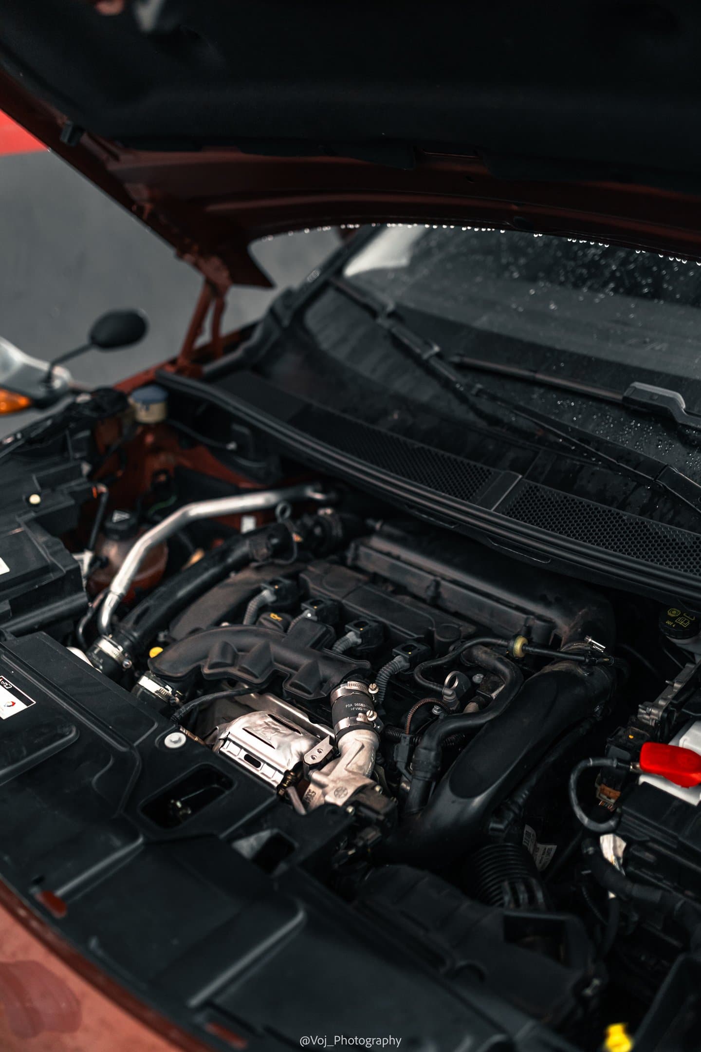 Motor THP com capô aberto